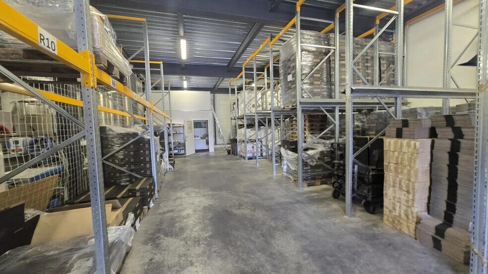 Industriel/Logistique dans Hyères à louer - Photo intérieure – Image 3 sur 5