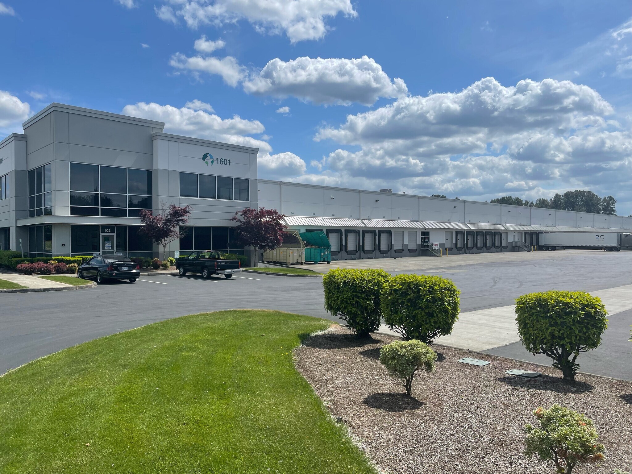 1601 Industrial Park Way, Puyallup, WA à louer Photo de l’immeuble– Image 1 sur 2