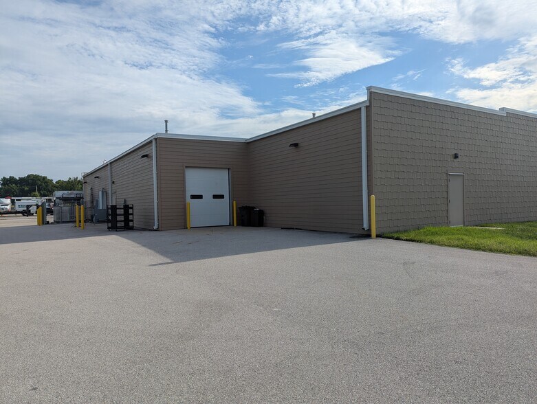 651 S Madison St, Lebanon, IL à vendre - Photo de l’immeuble – Image 2 sur 2