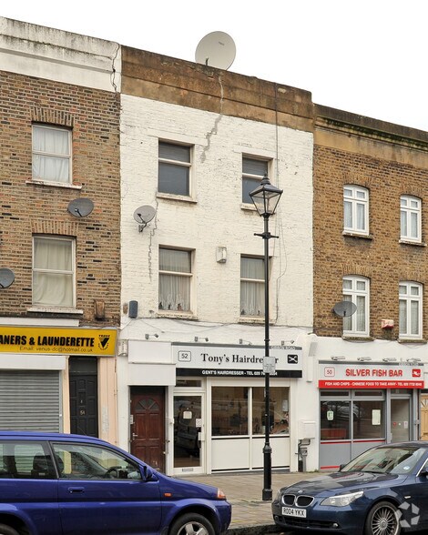 52 Gibbon Rd, Londres à louer - Photo principale – Image 1 sur 3