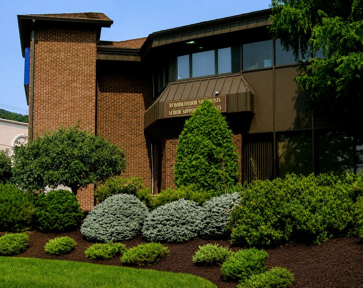 33 Sicomac Rd, North Haledon, NJ à louer - Photo de l’immeuble – Image 1 sur 7