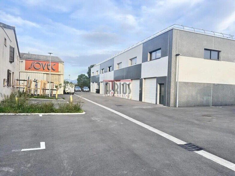 Industriel/Logistique dans Hyères à vendre - Photo de l’immeuble – Image 1 sur 4