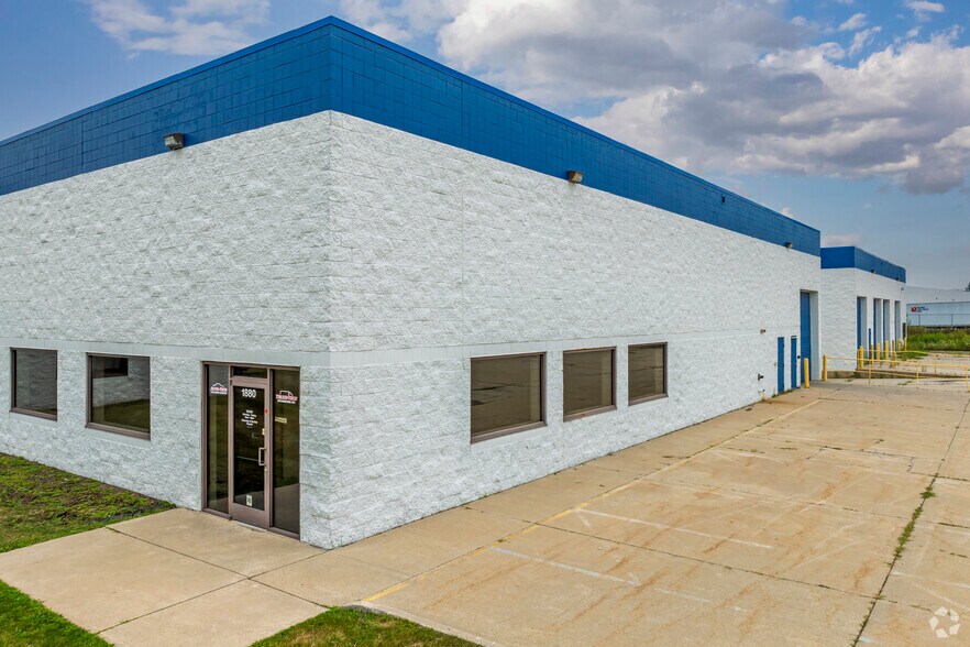 1870-1880 Hydraulic Dr, Howell, MI à louer - Photo principale – Image 1 sur 5