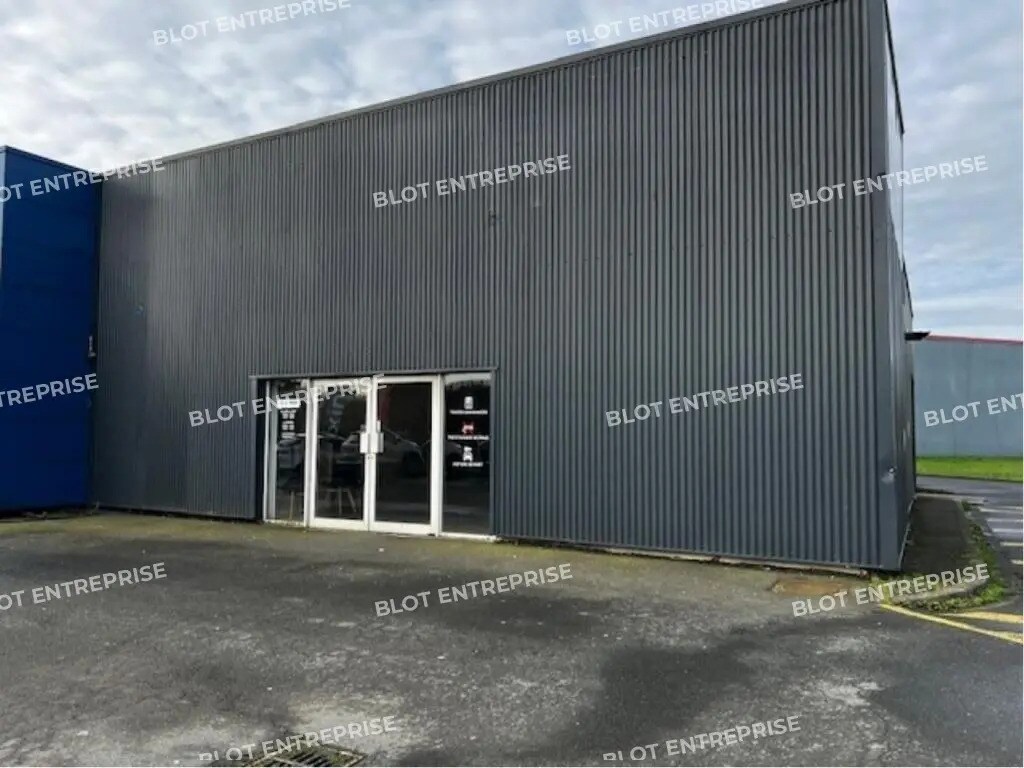 Local commercial dans Langueux à vendre Photo de l’immeuble– Image 1 sur 4