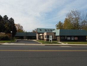 331 N York Rd, Hatboro, PA à louer Photo de l’immeuble– Image 2 sur 3