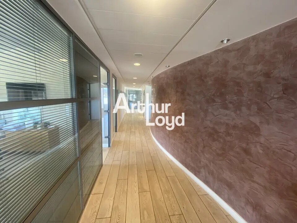 Bureau dans Fréjus à louer Hall d’entrée– Image 1 sur 10