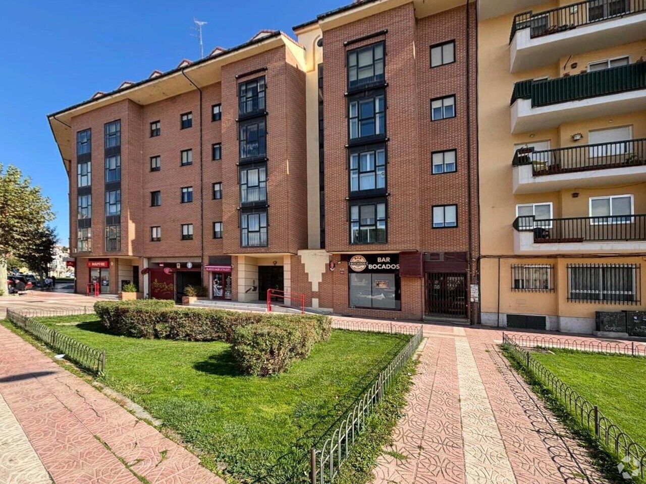 Immeuble residentiel dans Ávila, Ávila à vendre Photo intérieure– Image 1 sur 2