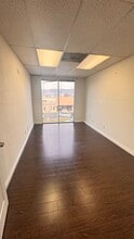 435 W Orange Show Ln, San Bernardino, CA à louer Photo de l’immeuble– Image 2 sur 2