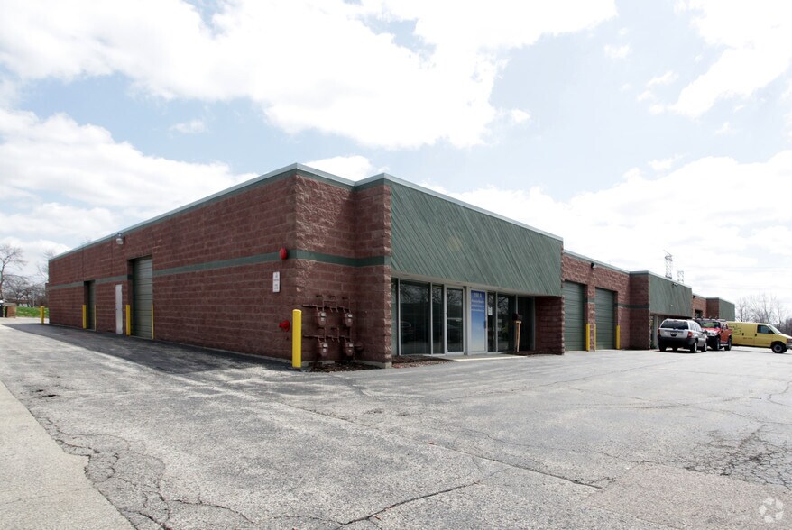 190 Easy St, Carol Stream, IL à louer - Photo principale – Image 2 sur 10