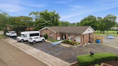 1002 Oakwood Ave NW, Huntsville, AL à louer Photo intérieure– Image 2 sur 23