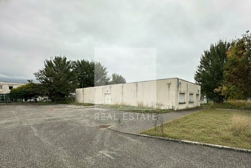 Industriel/Logistique dans Montbonnot-Saint-Martin à louer - Photo de l’immeuble – Image 3 sur 4