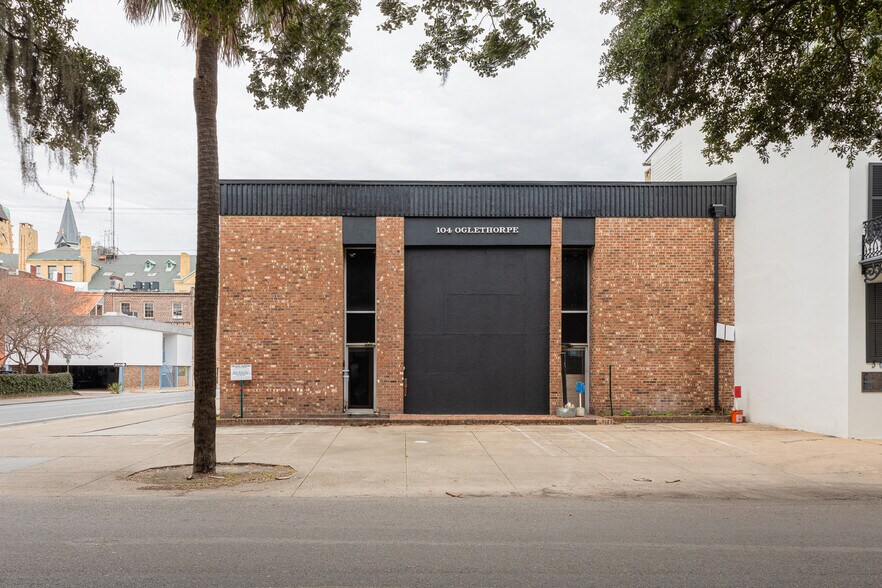 144 Drayton St, Savannah, GA à louer - Photo de l’immeuble – Image 1 sur 20