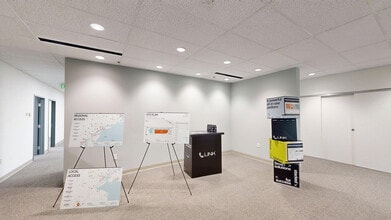 400 Cabot Dr, Hamilton, NJ à louer Numérisation 3D Matterport– Image 1 sur 15