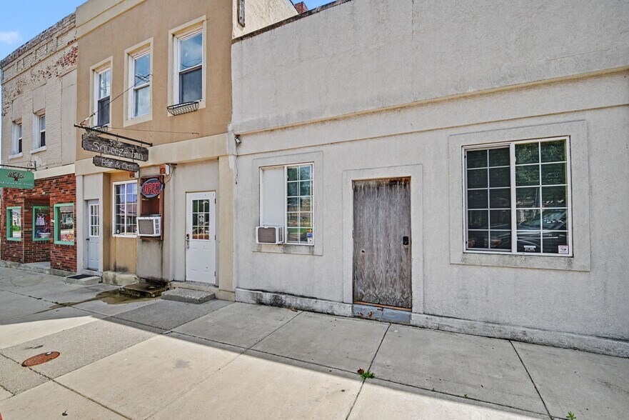 126 McConnell St, Oxford, IN à vendre - Photo de l’immeuble – Image 1 sur 34