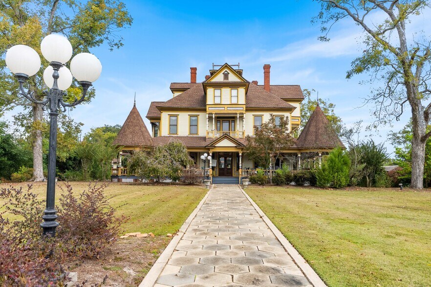 323 N Main St, Swainsboro, GA à vendre - Photo de l’immeuble – Image 2 sur 50