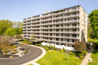 Plus de détails pour 5 Suburban Rd, Worcester, MA - Logement à vendre