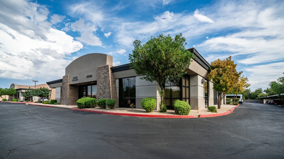 633 E Ray Rd, Gilbert, AZ à louer - Photo de l’immeuble – Image 2 sur 10