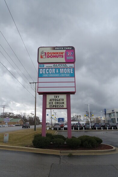 9222 Indianapolis Blvd, Highland, IN à louer - Photo de l’immeuble – Image 3 sur 4