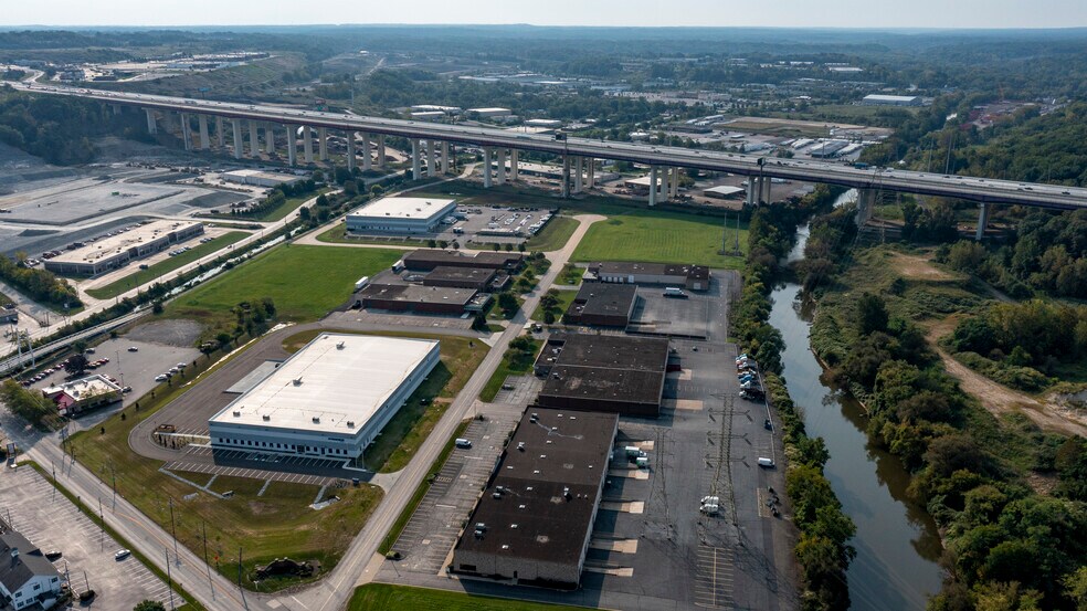 Cloverleaf Pky, Valley View, OH à vendre - Photo de l’immeuble – Image 3 sur 4