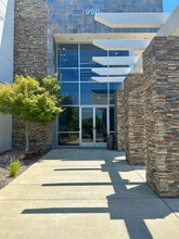 990 Reserve Dr, Roseville, CA à louer Photo de l’immeuble– Image 1 sur 6