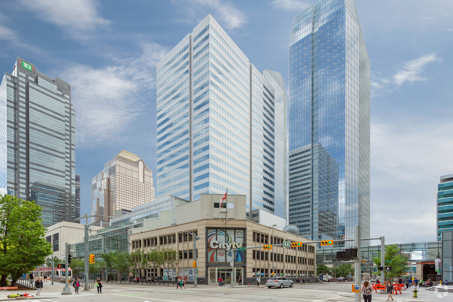 530 8th Ave SW, Calgary, AB à louer - Photo de l’immeuble – Image 3 sur 6