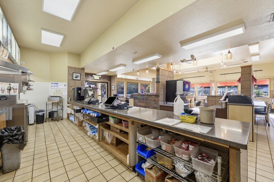 47720 Or-58 Hwy, Oakridge, OR à vendre - Photo intérieure – Image 3 sur 28