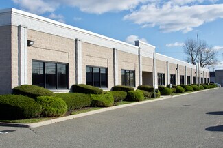 Plus de détails pour 5 Aerial Way, Syosset, NY - Local d'activités à louer