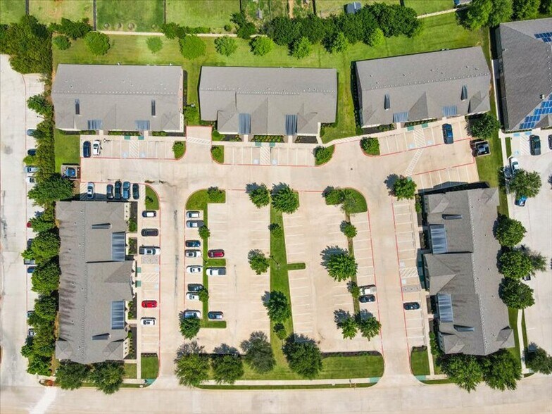 4841 Merlot Ave, Grapevine, TX à louer - Photo de l’immeuble – Image 2 sur 10