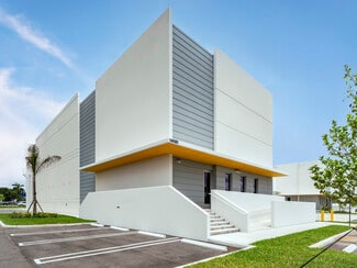Plus de détails pour 14101 NW 57th Ave, Opa-locka, FL - Industriel/Logistique à louer