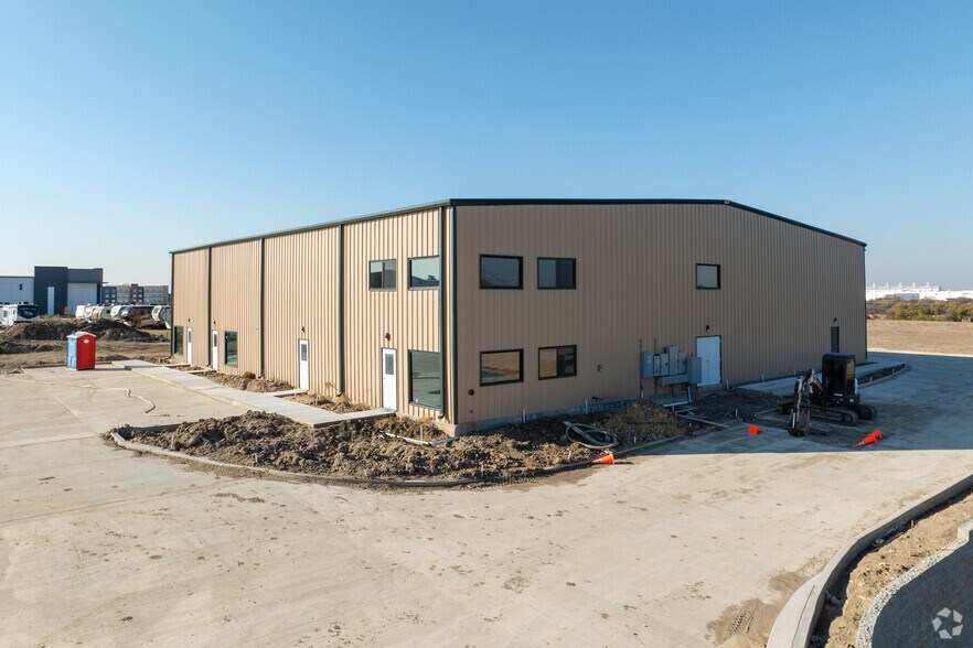 13227 Old Denton Rd, Fort Worth, TX à louer - Photo de l’immeuble – Image 2 sur 9