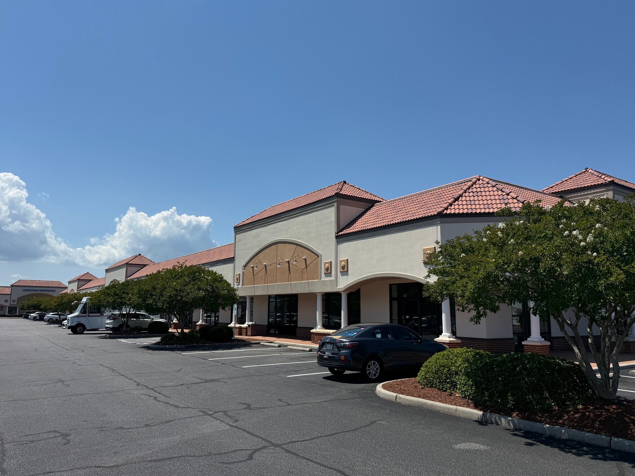 869-879 Lynnhaven Pky, Virginia Beach, VA à louer Photo de l’immeuble– Image 1 sur 6