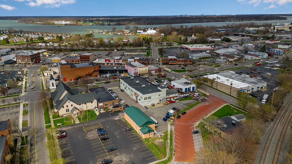 73 Main St, North Tonawanda, NY à vendre - Photo de l’immeuble – Image 3 sur 3