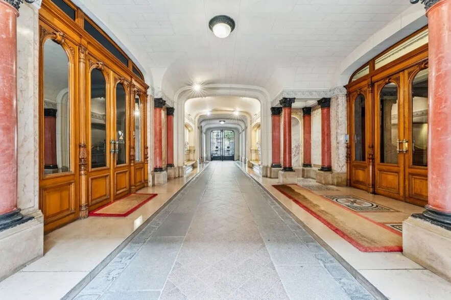 71 Avenue Victor Hugo, Paris à louer - Photo de l’immeuble – Image 2 sur 11