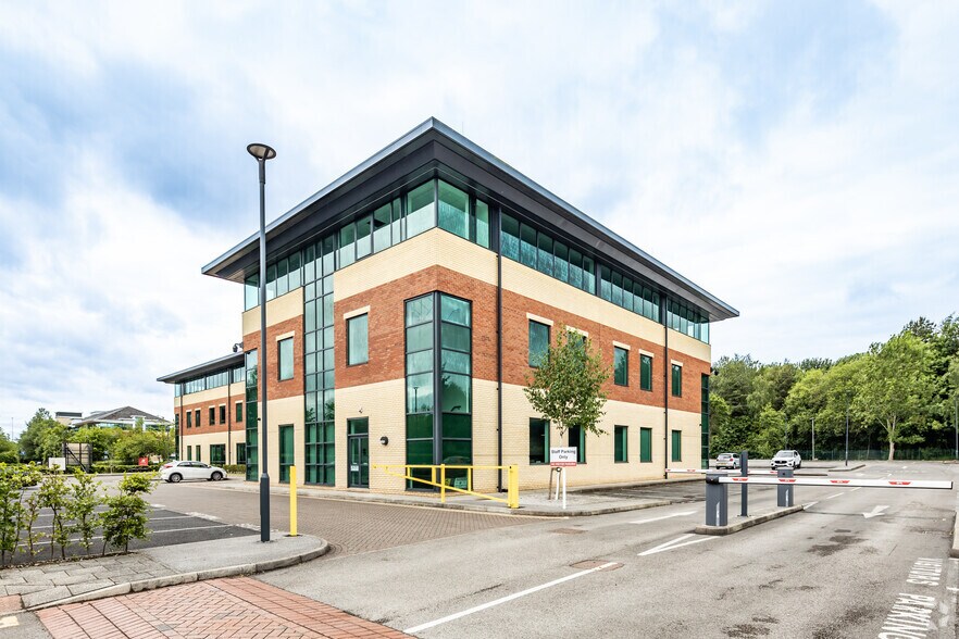 110 Birchwood Blvd, Warrington à louer - Photo de l’immeuble – Image 3 sur 3