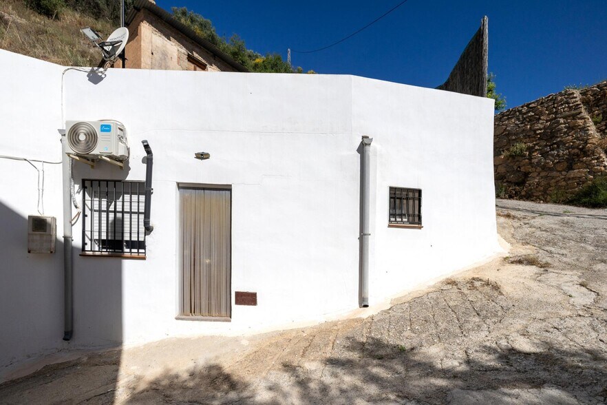 Polígono Peri1, 175, Lanjarón, Granada à vendre - Photo de l’immeuble – Image 3 sur 33