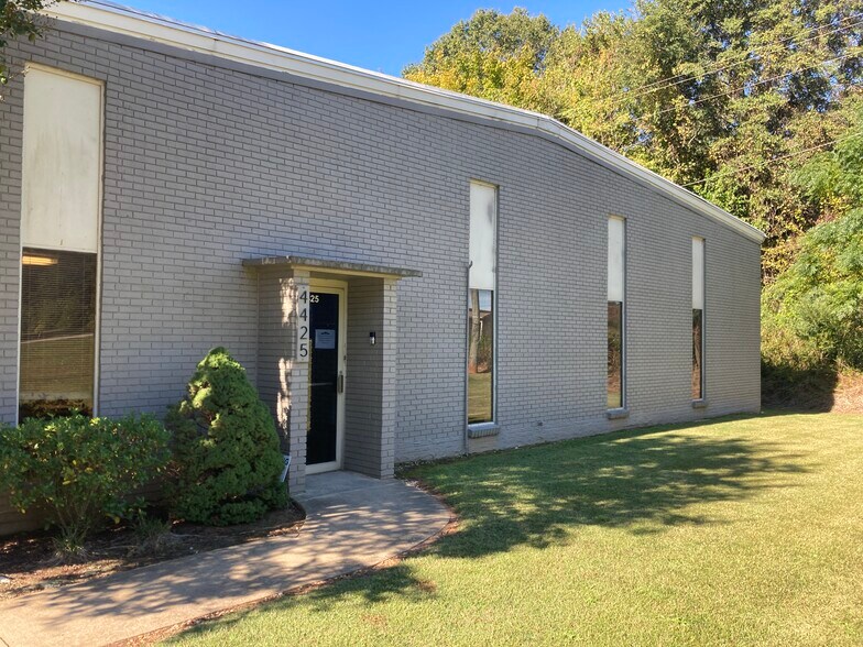 4425 N Blackstock Rd, Spartanburg, SC à louer - Photo de l’immeuble – Image 3 sur 8