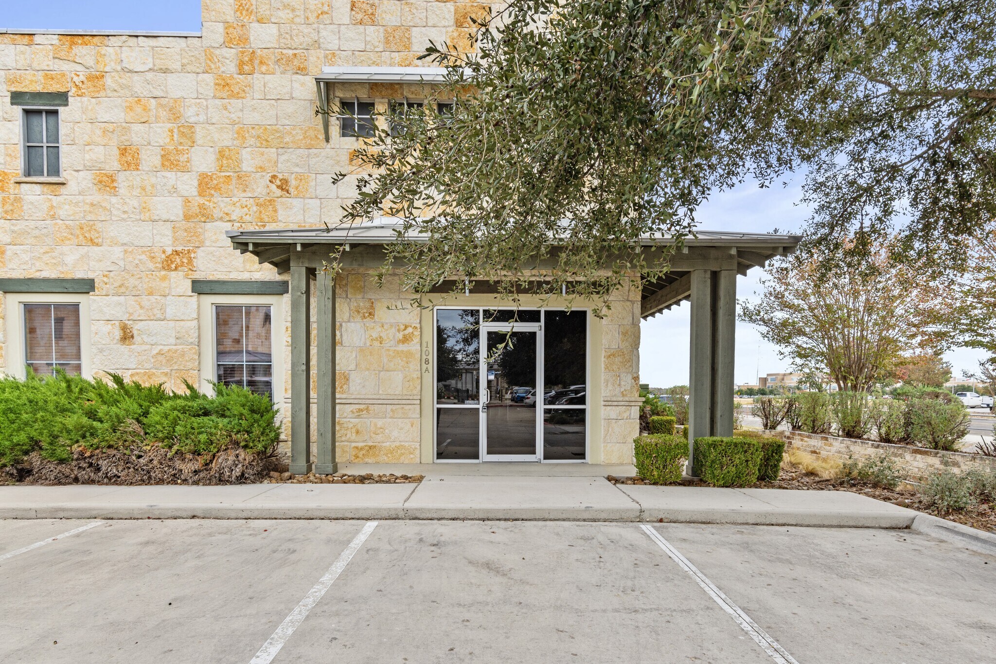 1920 Corporate Dr, San Marcos, TX à louer Photo principale– Image 1 sur 11