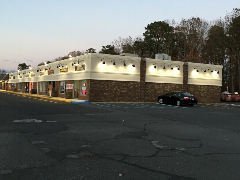 365 Spotswood Englishtown Rd, Monroe Township, NJ à louer - Photo de l’immeuble – Image 1 sur 6