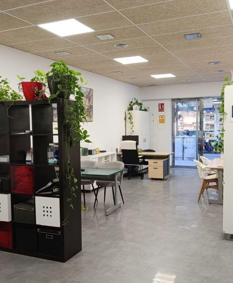 Immeuble residentiel dans Sant Boi de Llobregat, Barcelona à vendre Photo intérieure– Image 1 sur 2