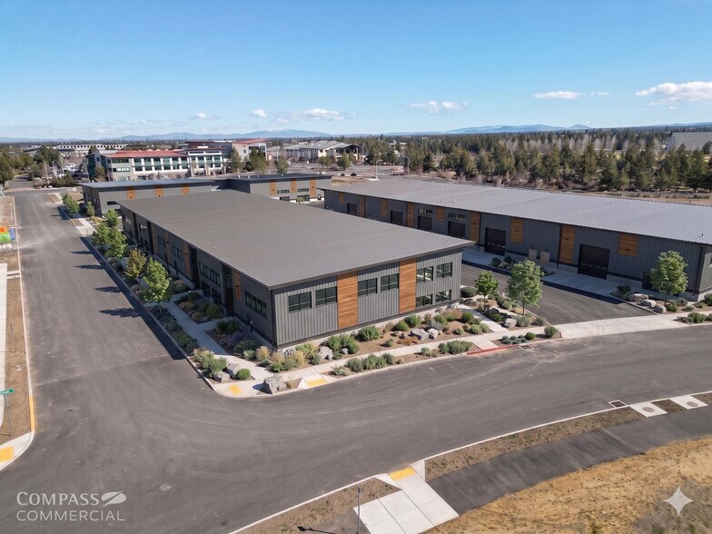 NWC of Cooley Rd. & 18th St., Bend, OR à louer - Photo de l’immeuble – Image 3 sur 3