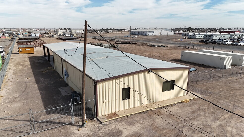 32 County Road 201, Pecos, TX à louer - Photo de l’immeuble – Image 3 sur 31