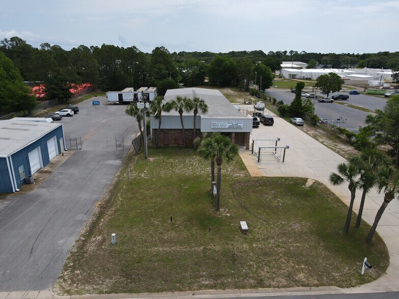 91 Ready Ave NW, Fort Walton Beach, FL à vendre - Photo de l’immeuble – Image 3 sur 5