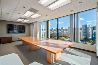 1851 E 1st St, Santa Ana, CA à louer Photo intérieure– Image 1 sur 14