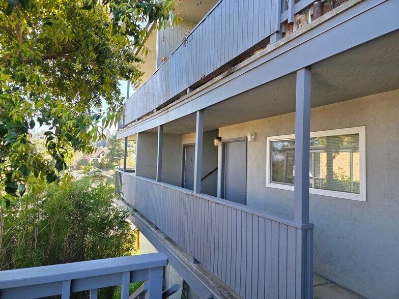 40 Foster St, Martinez, CA à vendre - Photo de l’immeuble – Image 2 sur 6