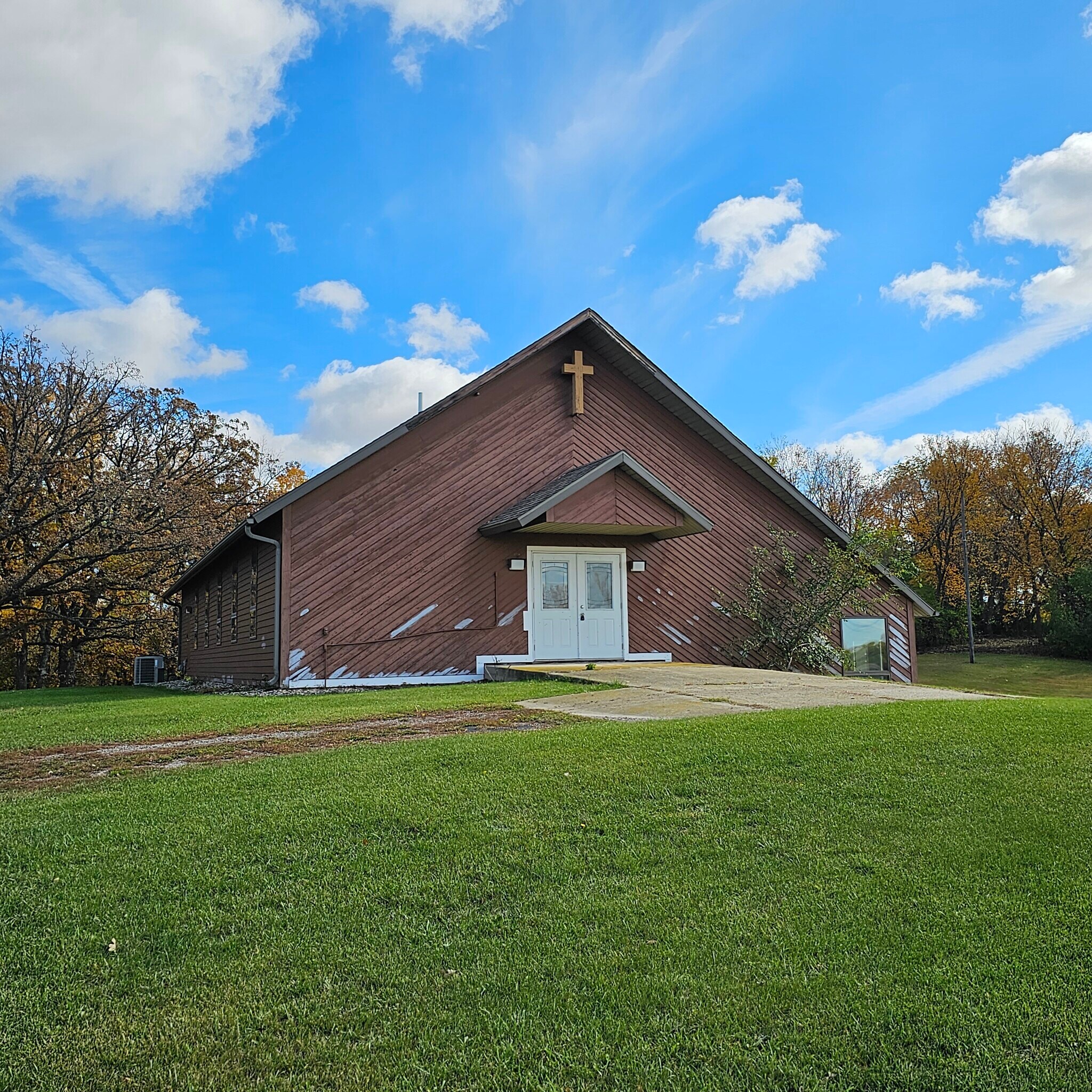 521 Central Ave, Sunburg, MN à vendre Photo principale– Image 1 sur 10
