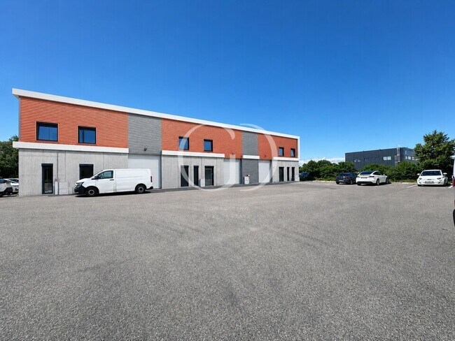 Plus de détails pour 165 Avenue Henri Schneider, Meyzieu - Local d’activités à vendre