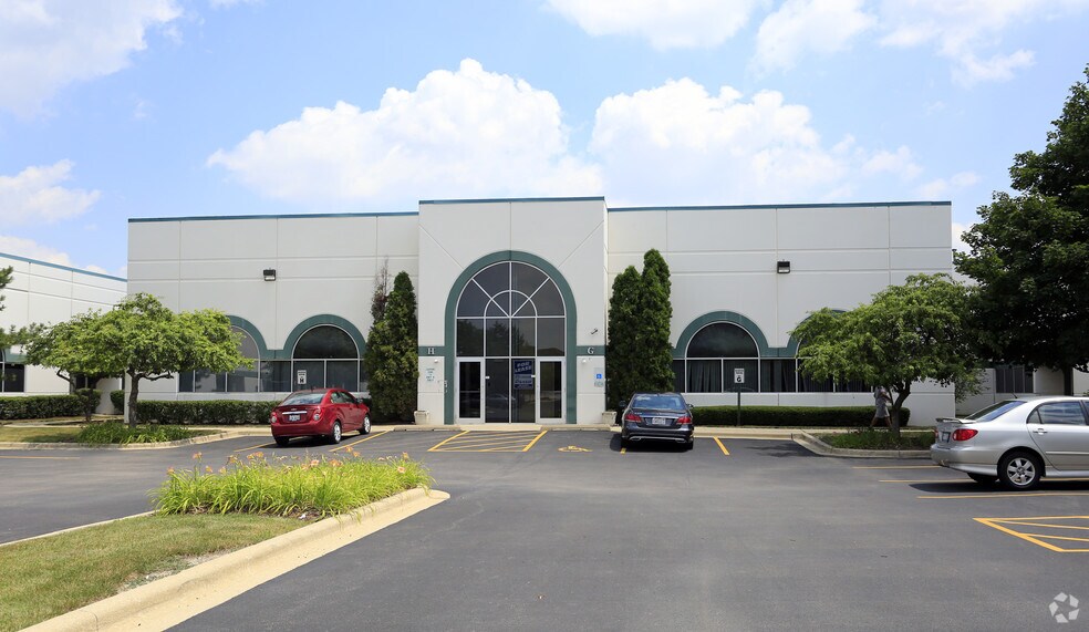 399 Wall St, Glendale Heights, IL à louer - Photo de l’immeuble – Image 3 sur 14