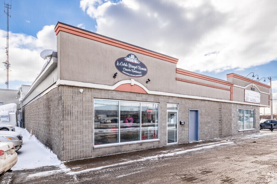 1964-1990 Boul Saint-Elzéar O, Laval, QC à louer - Photo de l’immeuble – Image 2 sur 3