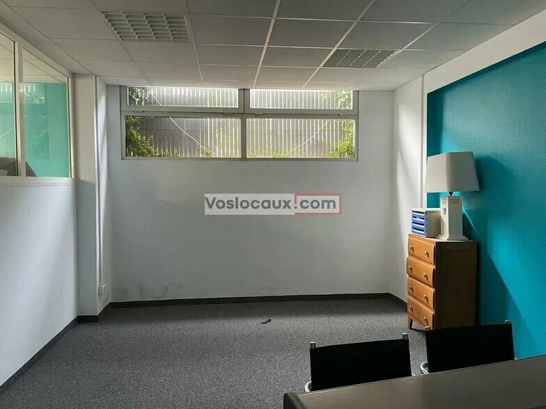 Bureau dans Saint-Laurent-du-Var à louer - Photo de l’immeuble – Image 3 sur 5