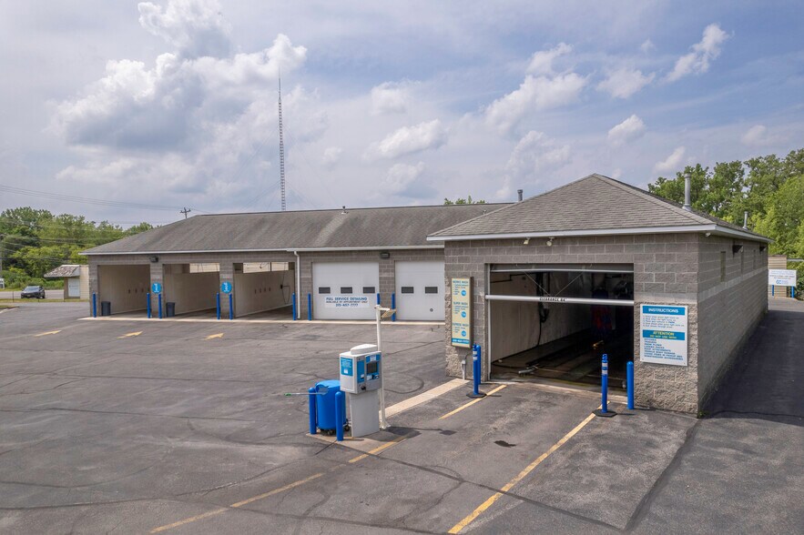 912 Old Liverpool Rd, Liverpool, NY à vendre - Photo de l’immeuble – Image 2 sur 34